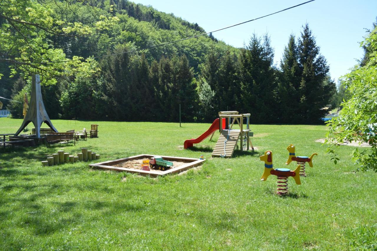 Mobilheim Kemp Rožnov pod Radhoštěm Екстериор снимка